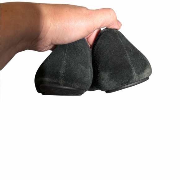 UGG Australia Alloway black suede flats with a sheepskin insole, size 12 - Picture 4 of 5